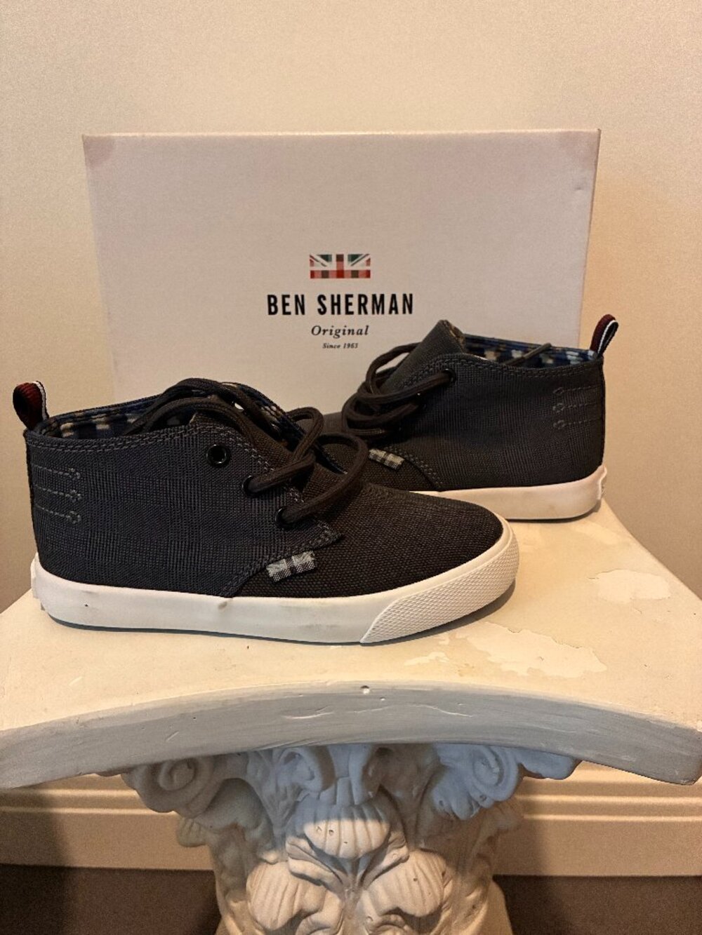 Sherman Boys Black High Top Sneakers Size 11